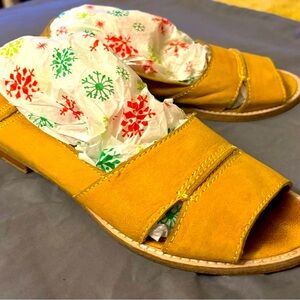 Women’s Leather Flats